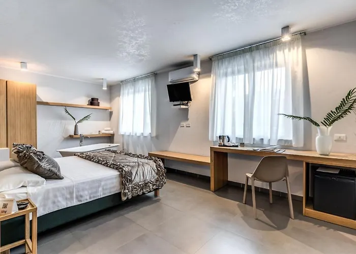 Deluxe King Room